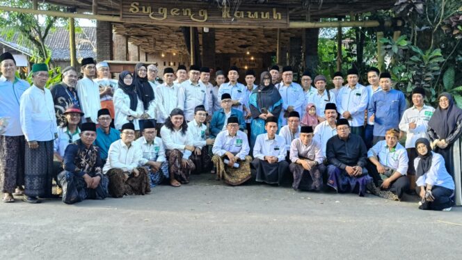 
Halal Bihalal LESBUMI dan RMI NU Magelang, Momentum Sinergi Penguatan Seni Budaya di Pesantren