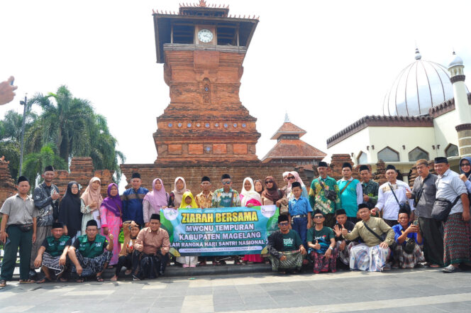 Peringati Hari Santri 2025, MWC-NU Tempuran Gelar Ziarah Makam Auliya’ dan Muassis NU