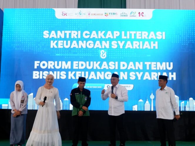 
Perkuat Ekonomi Umat, PBNU bersama OJK Gandeng PCNU Jateng-DIY dan Santri Ikuti FEBIS NU di Magelang