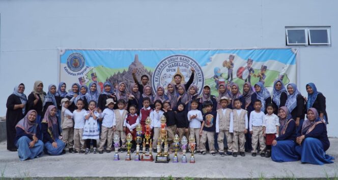 
DRUMBAND TK AZ-ZAHRA NU SALAMAN RAIH JUARA TINGKAT KABUPATEN MAGELANG