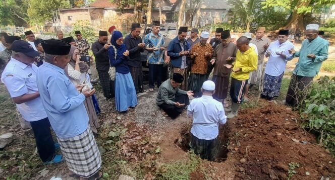 
Peletakan Batu Pertama Gedung Baru MI Arosyidin Payaman, Wujud Komitmen Tingkatkan Fasilitas Pendidikan